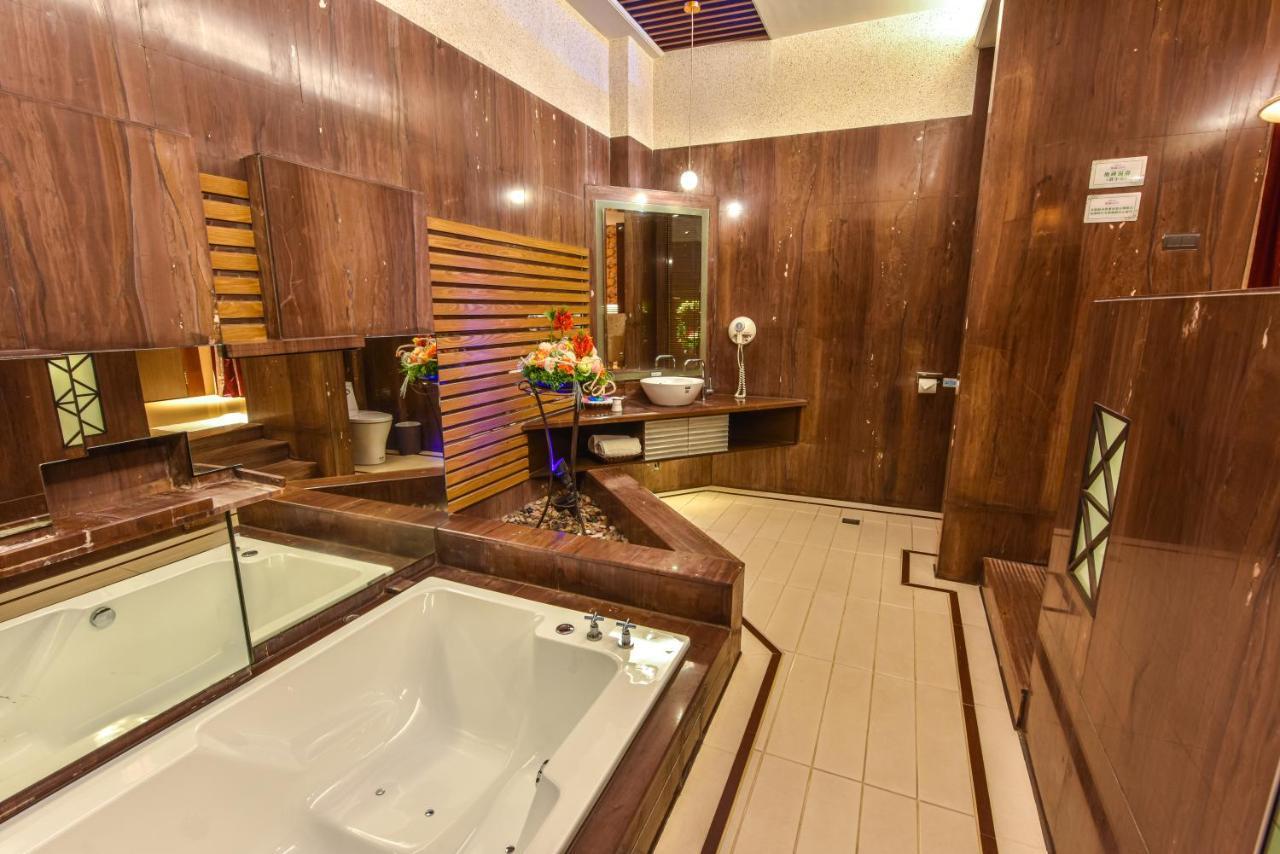كاوشيونغ Purple Garden Motel المظهر الخارجي الصورة